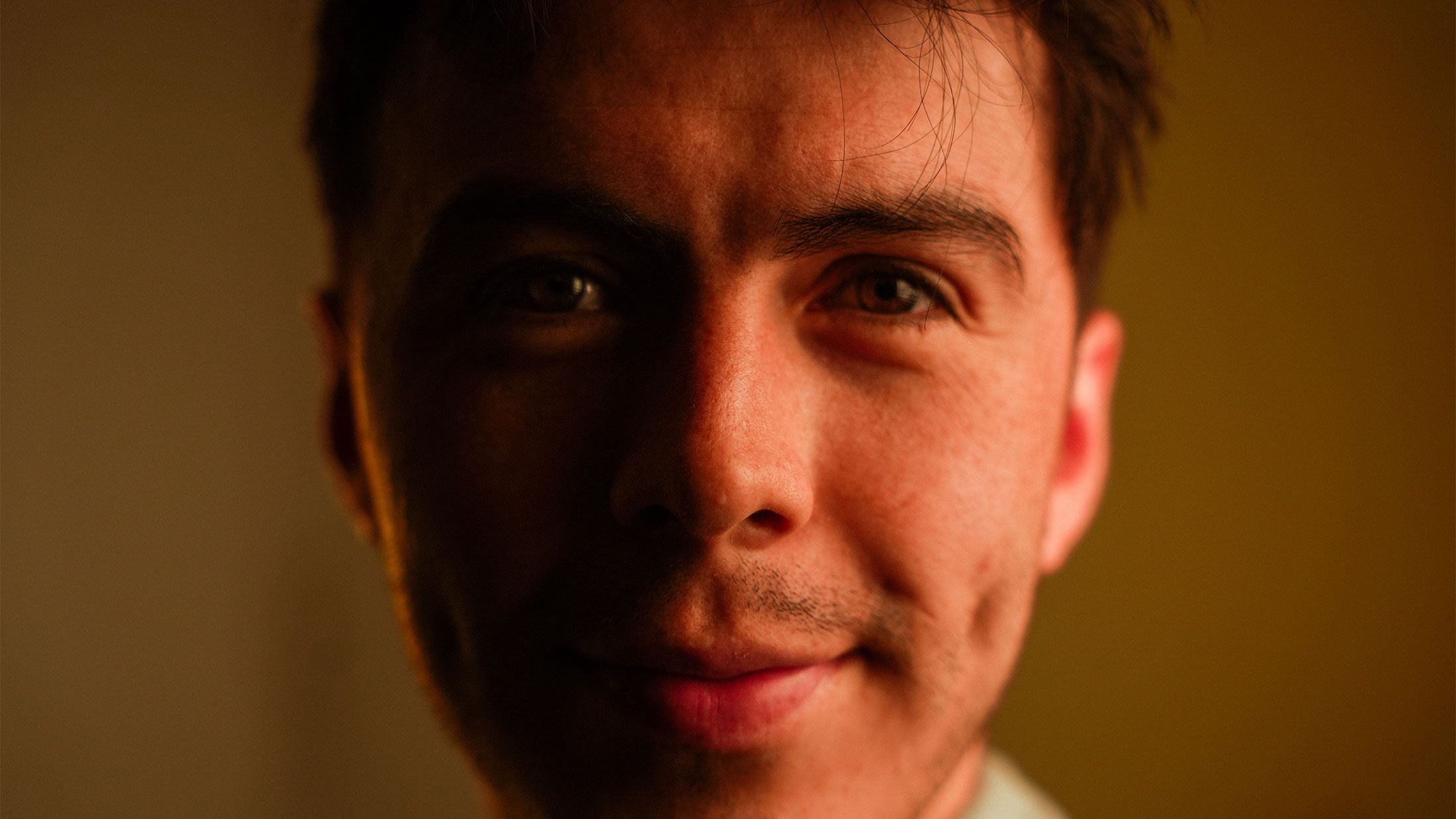 Santi Olarte About Intro